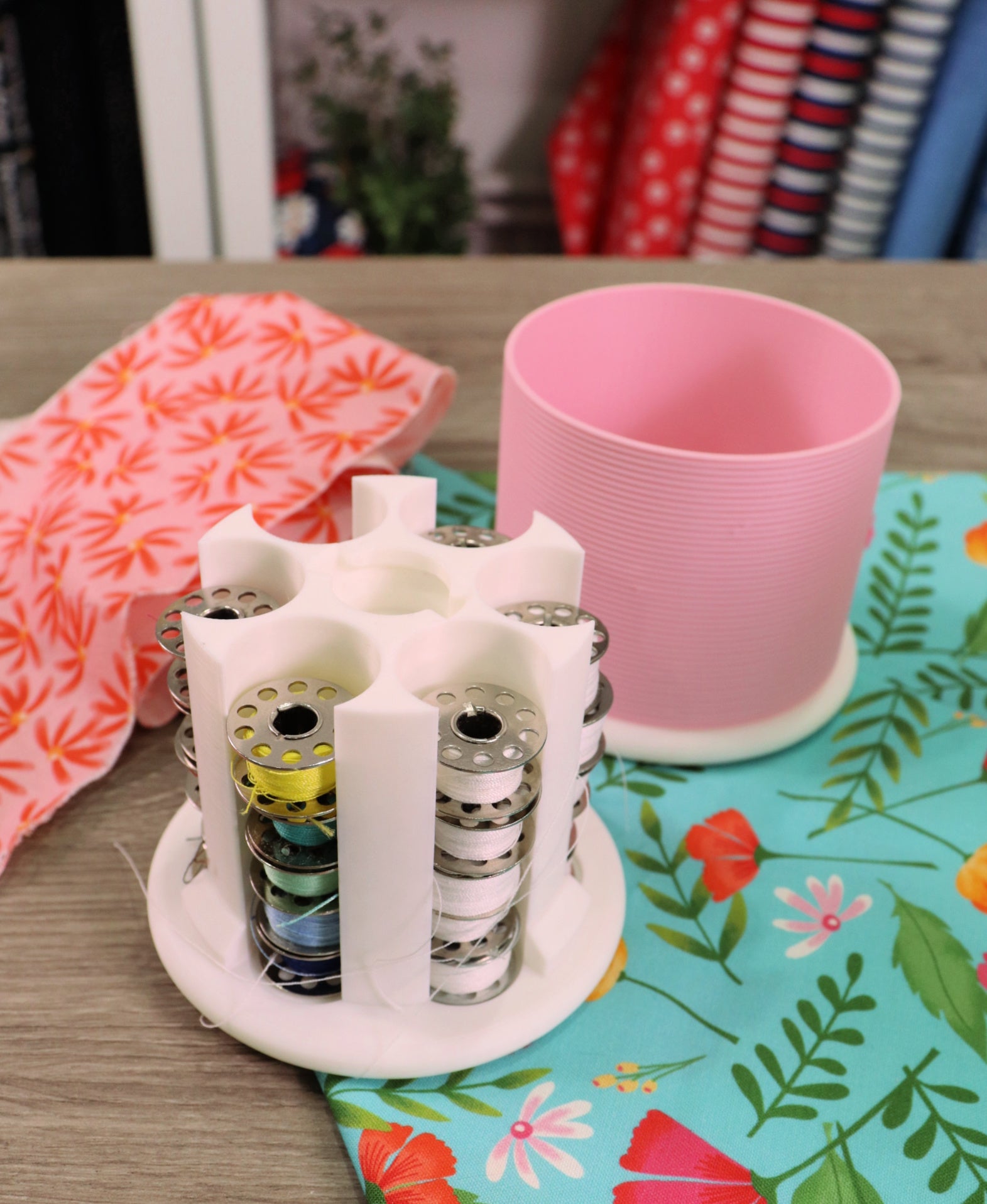 Spool Shaped Bobbin Holder
