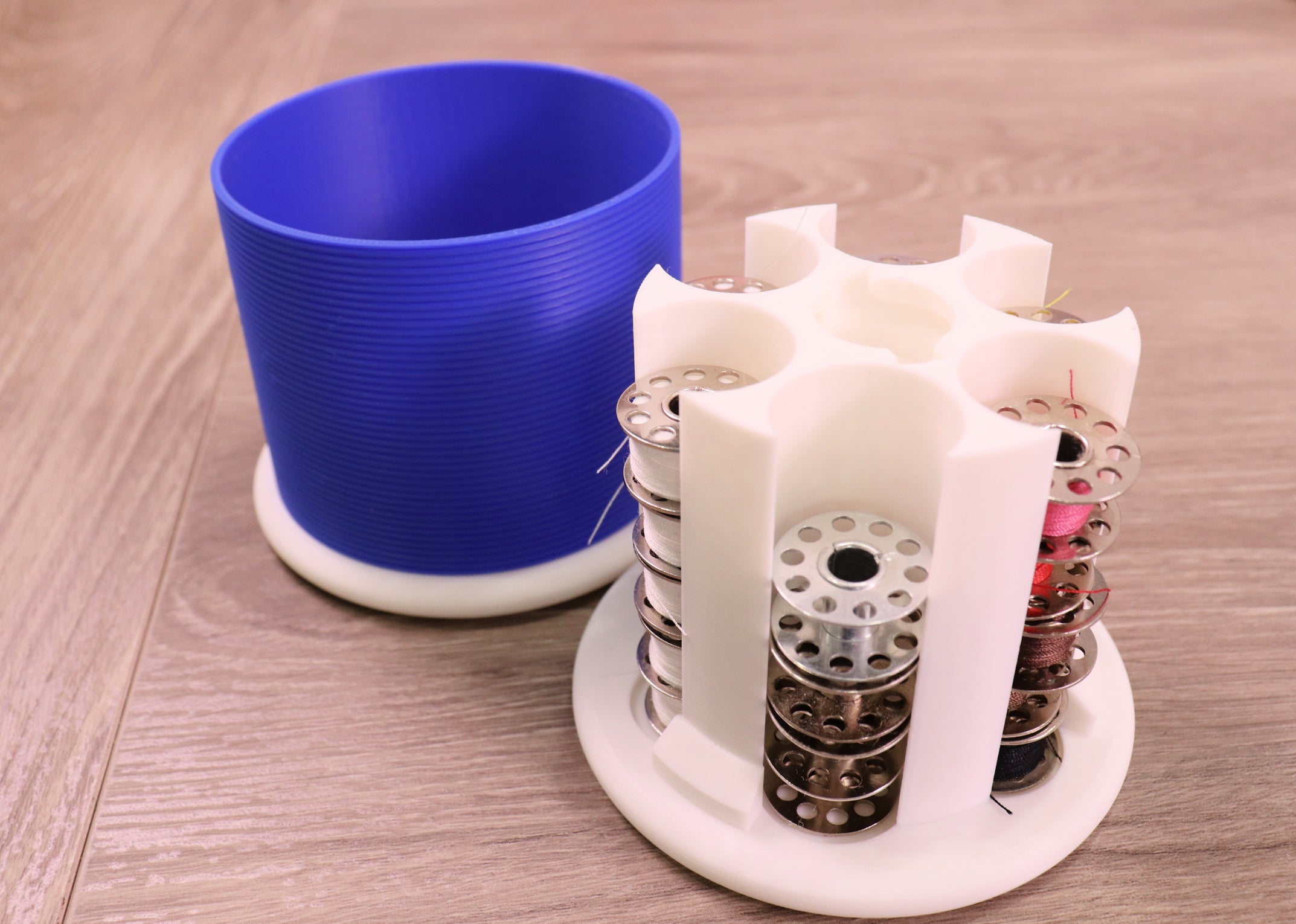 Spool Shaped Bobbin Holder